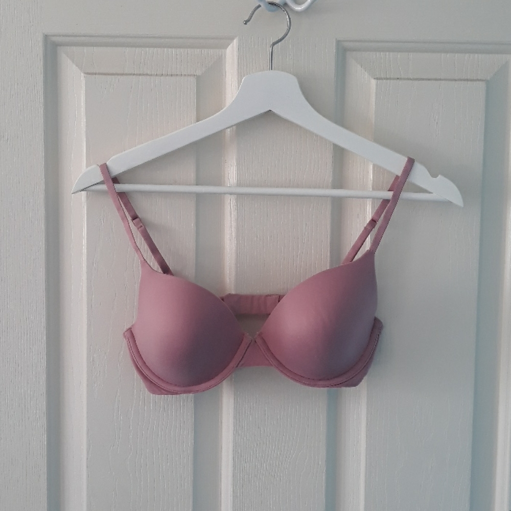 Gilly Hicks 32C BRA